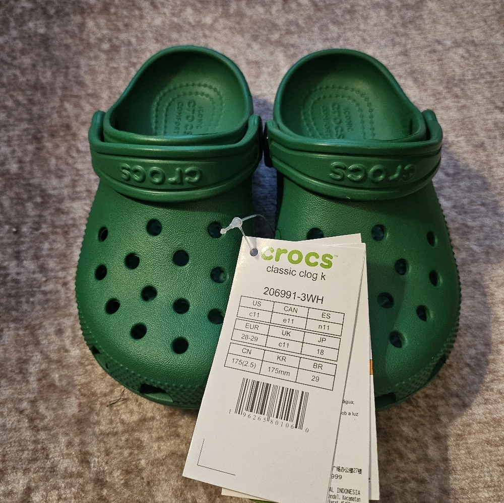 Kids CROCS Green Ivy Classic Clog With 2 Jibbitz